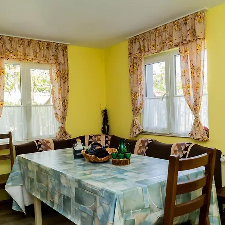 къща лиляна