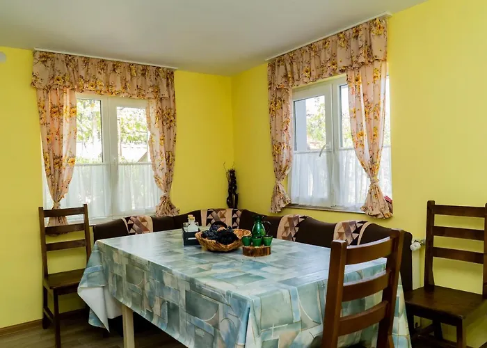 къща лиляна